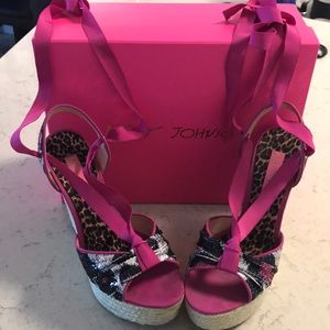 Gently Loved Betsey Johnson lace up wedges! 💗💜
